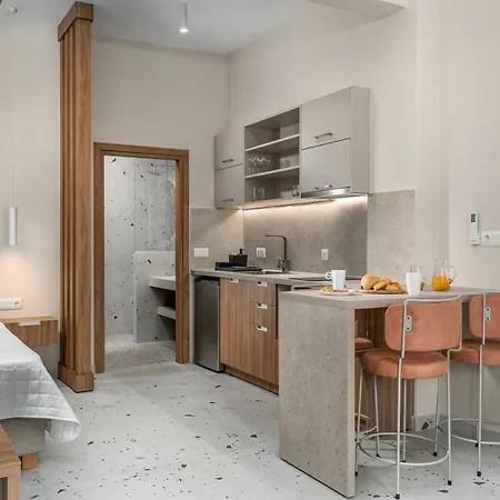 Phaos Residence, Your Stylish Crete Retreat *